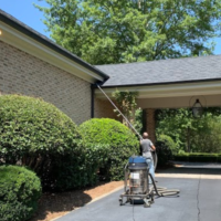 large-property-gutter-cleaning-roswell-ga